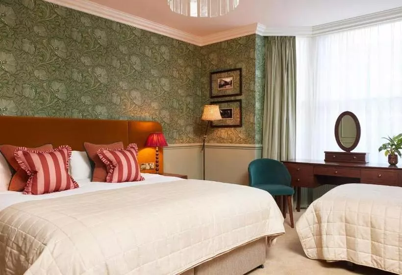 בית מלון כפרי Dog And Partridge By Greene King Inns