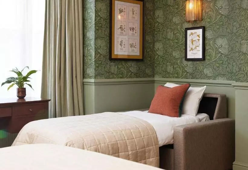 בית מלון כפרי Dog And Partridge By Greene King Inns