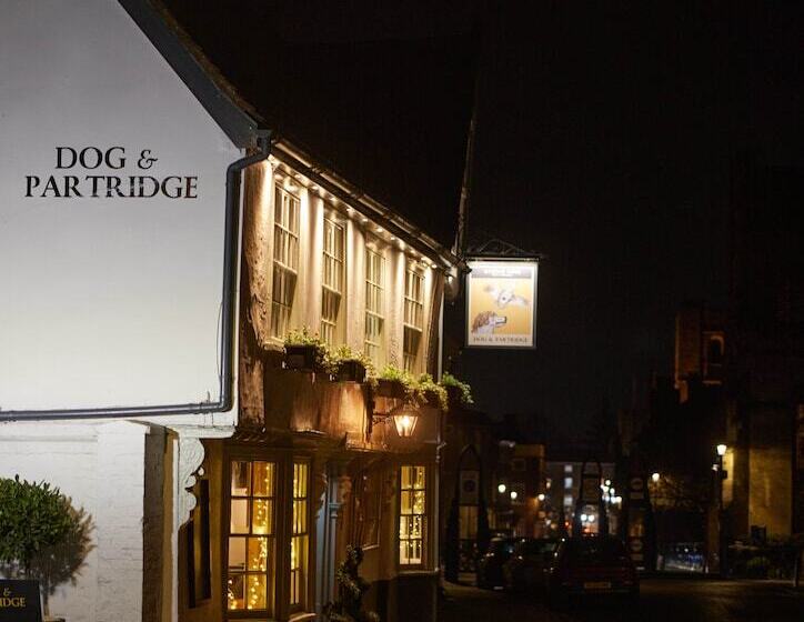 ホテル Dog And Partridge By Greene King Inns