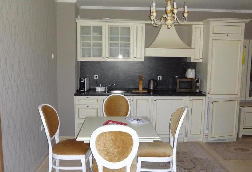 בית מלון כפרי Grand Monastery  Apartments