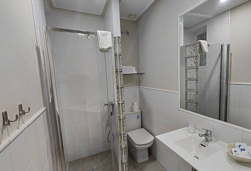 هتل Hostal Madrid