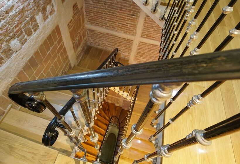 هتل Hostal Madrid