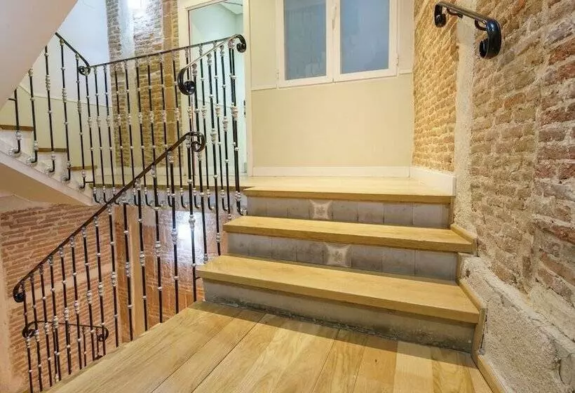 هتل Hostal Madrid