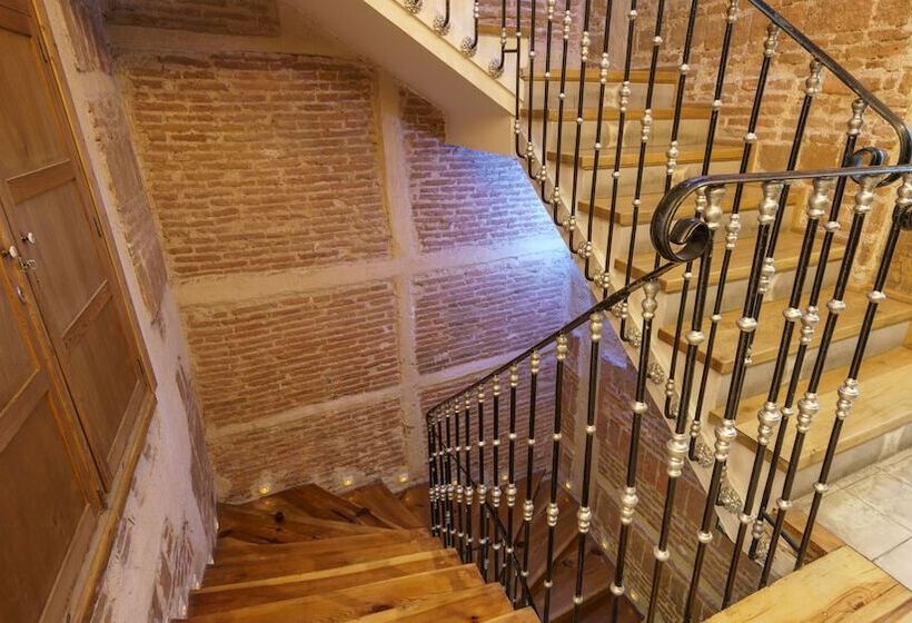 هتل Hostal Madrid