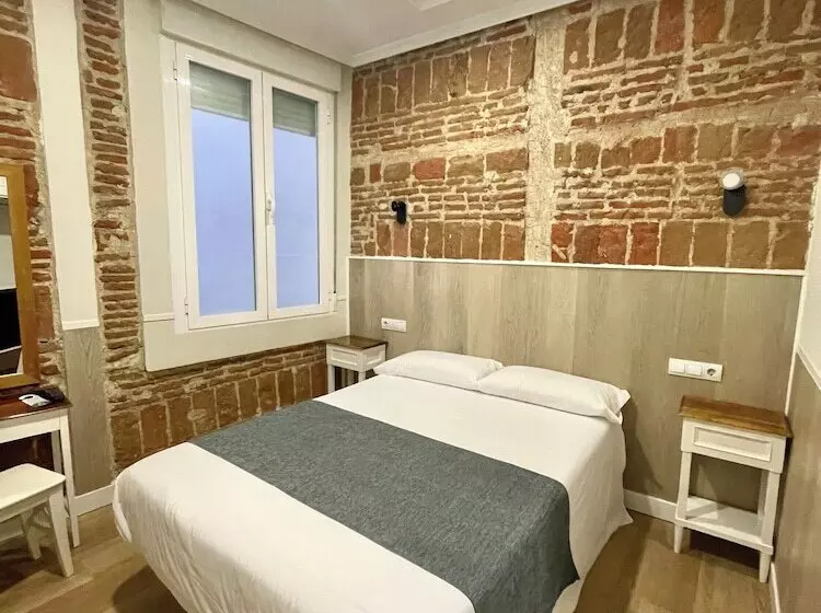 هتل Hostal Madrid