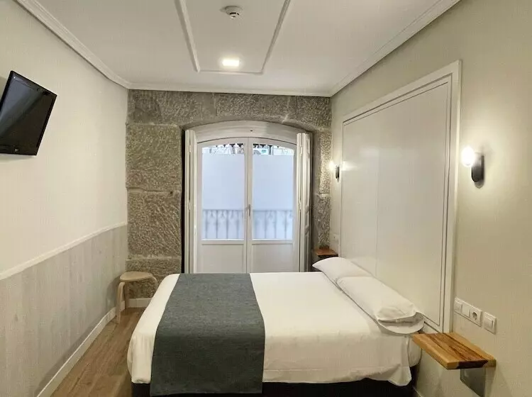 هتل Hostal Madrid