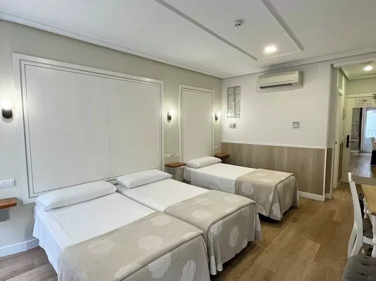 هتل Hostal Madrid