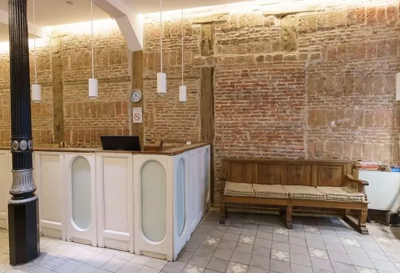 هتل Hostal Madrid