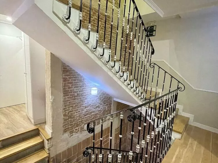 هتل Hostal Madrid