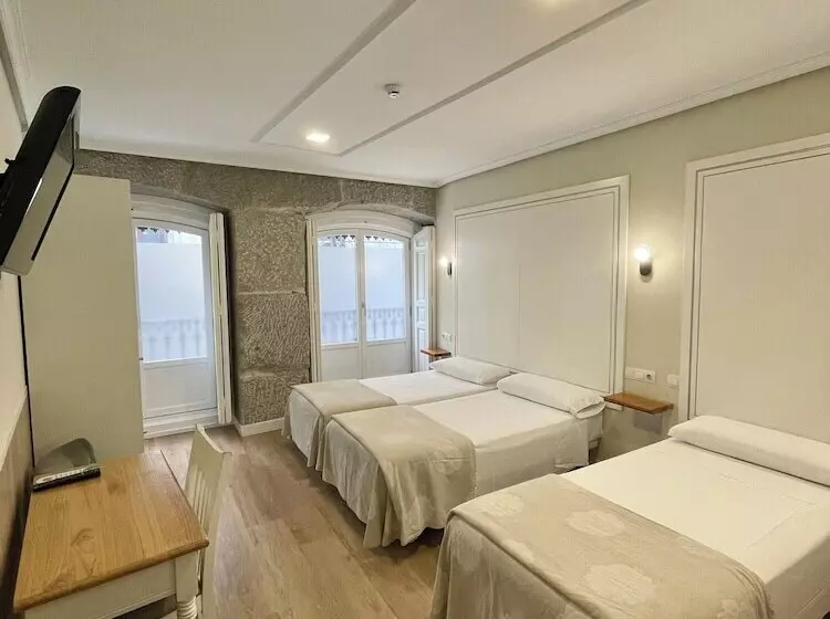 هتل Hostal Madrid