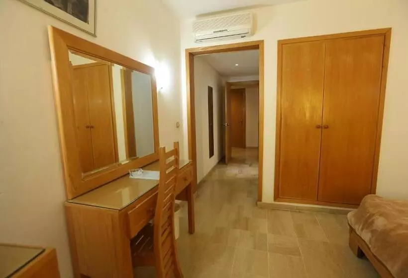 هتل Naher El Founoun