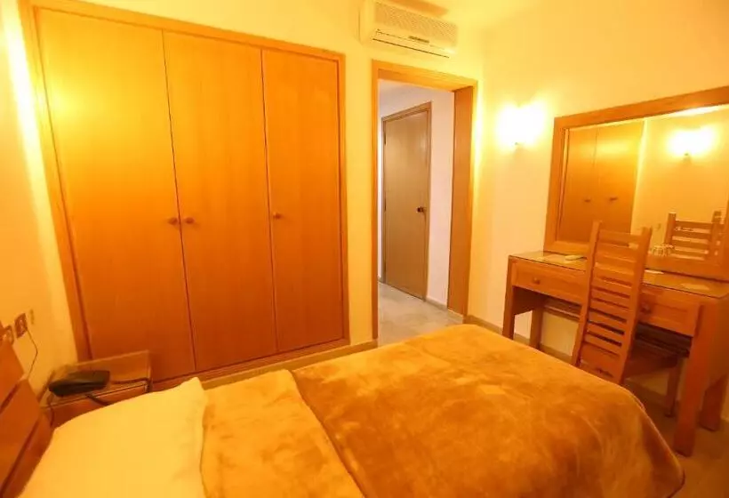 هتل Naher El Founoun