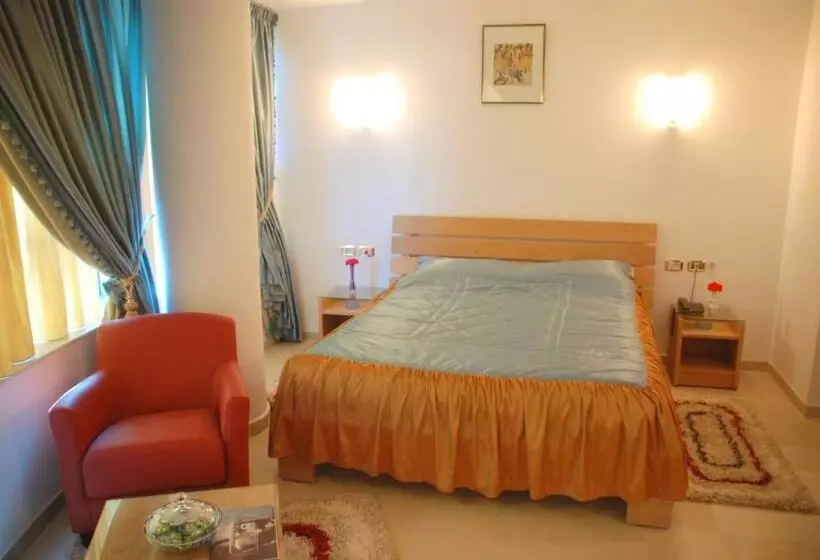 هتل Naher El Founoun