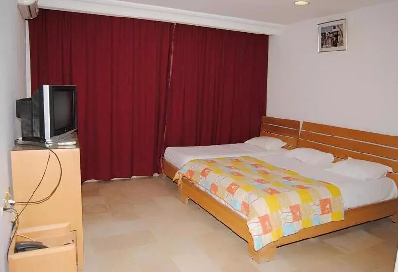 هتل Naher El Founoun