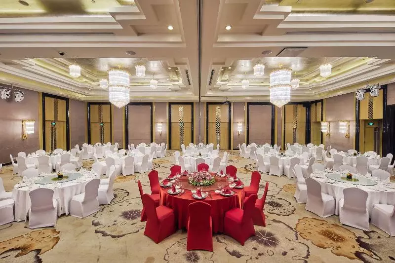 Hotel Renaissance Shanghai Pudong