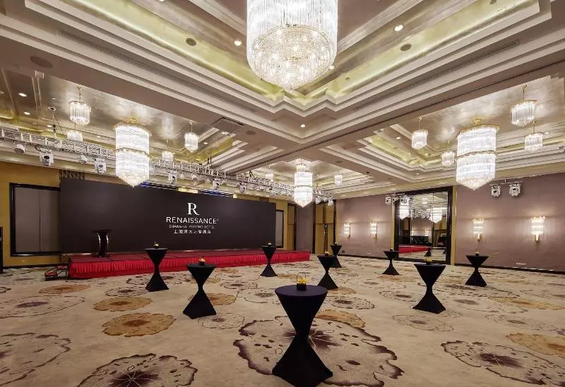 Hotel Renaissance Shanghai Pudong