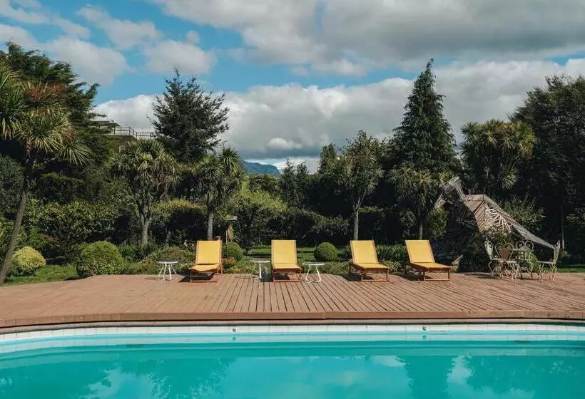 호텔 Socialtel Plaza Pucón Formerly Selina Plaza Pucón