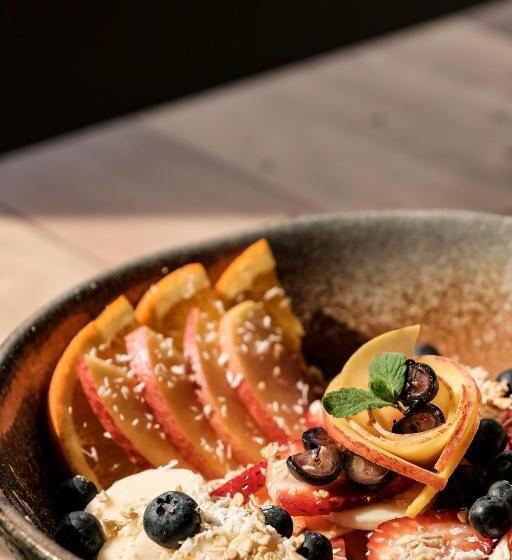 فندق Socialtel Plaza Pucón   Formerly Selina Plaza Pucón