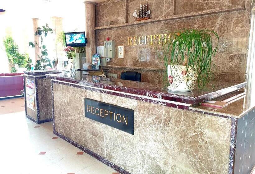 هتل Sunny Day Club