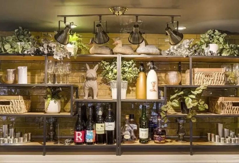 Отель The Bridge House; Bw Signature Collection