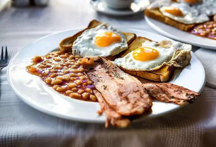 Отель The Bridge House; Bw Signature Collection