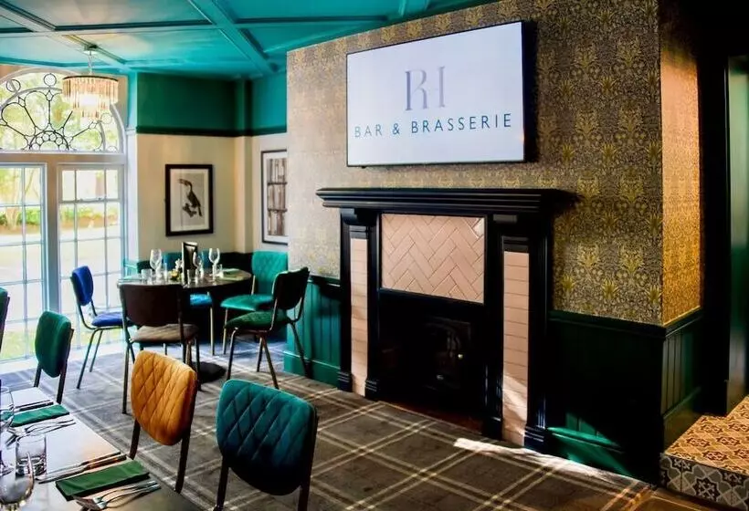 בית מלון כפרי The Regency