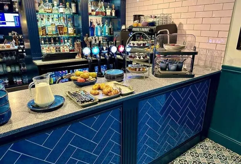 בית מלון כפרי The Regency