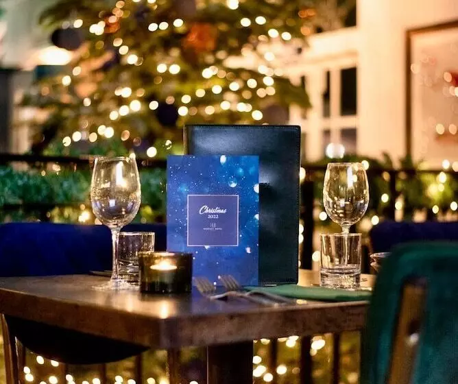 בית מלון כפרי The Regency