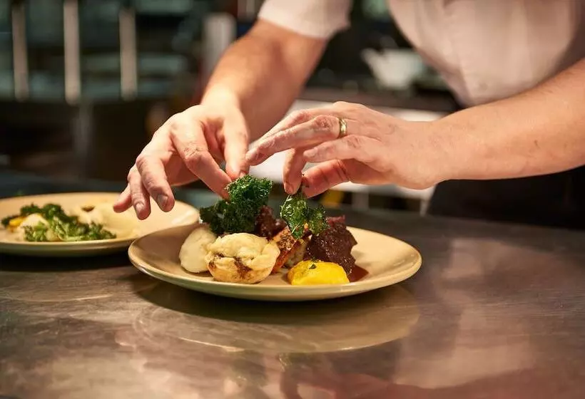 בית מלון כפרי The Regency