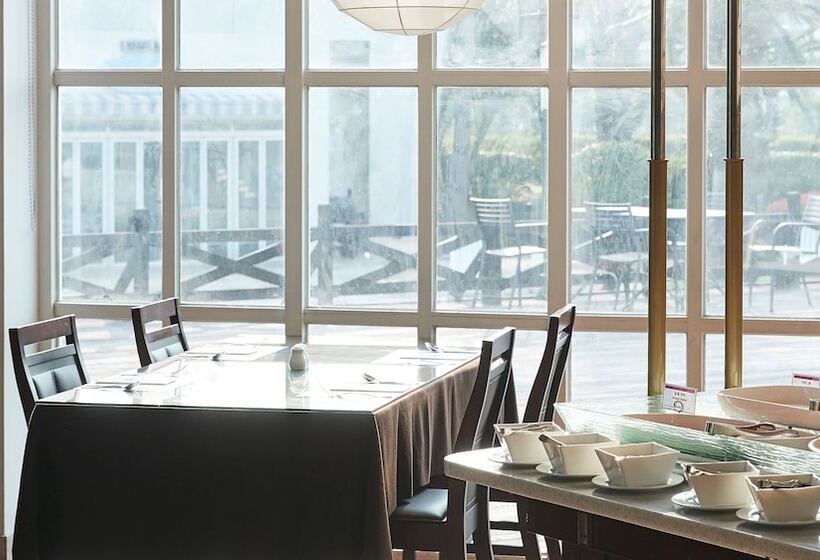 The Suites Hotel Jeju