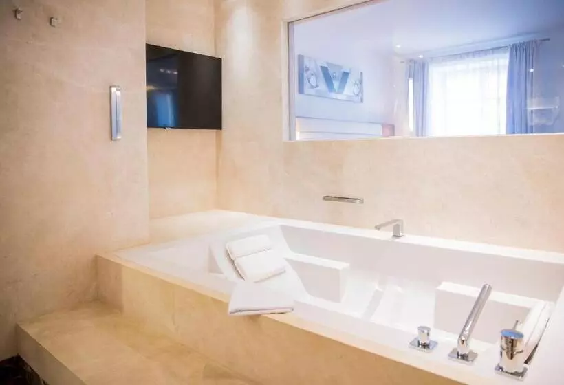 Iris Porsche Hotel & Restaurant