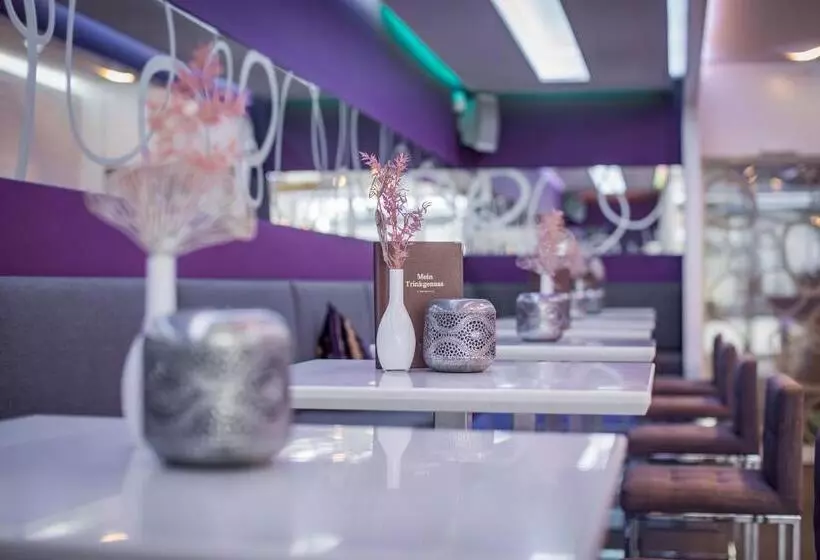 Iris Porsche Hotel & Restaurant