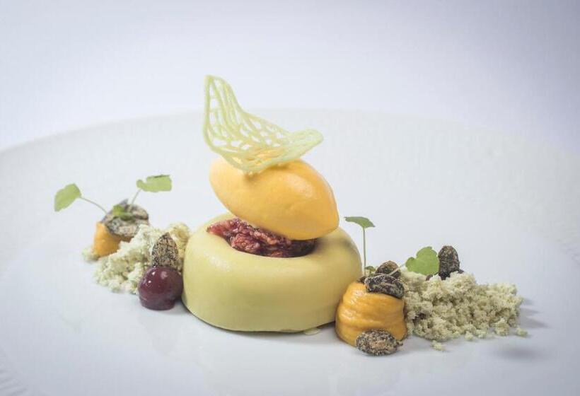 Iris Porsche Hotel & Restaurant