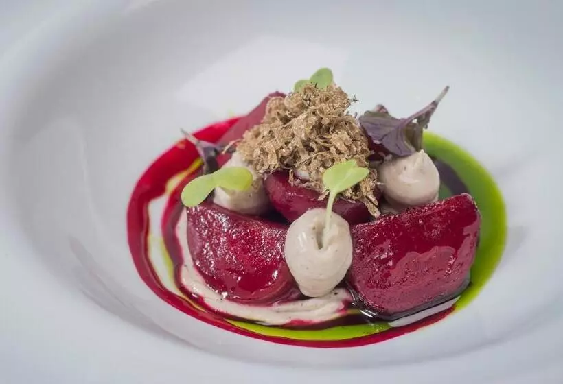 Iris Porsche Hotel & Restaurant