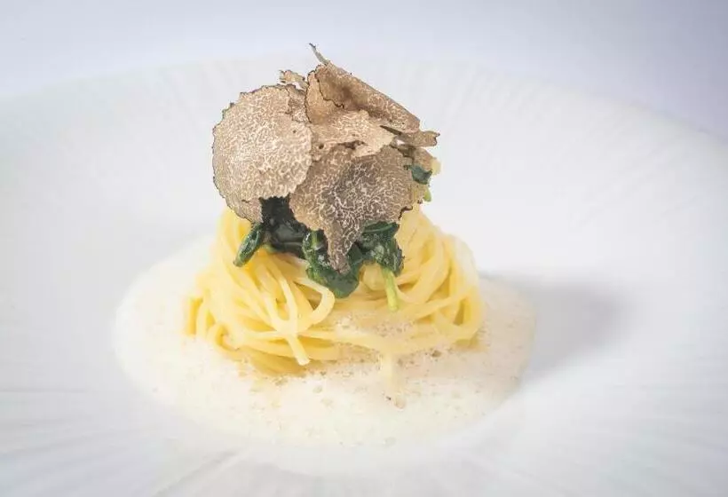 Iris Porsche Hotel & Restaurant