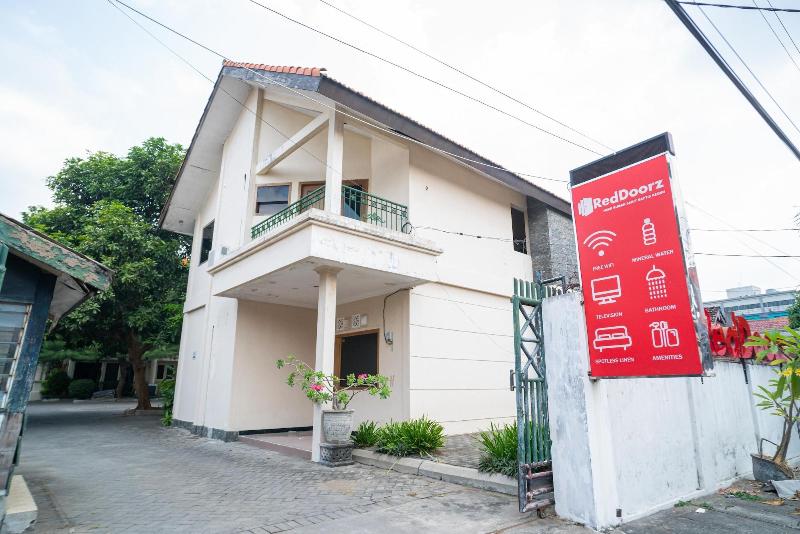Panzió Reddoorz Near Rumah Sakit Baptis Kediri