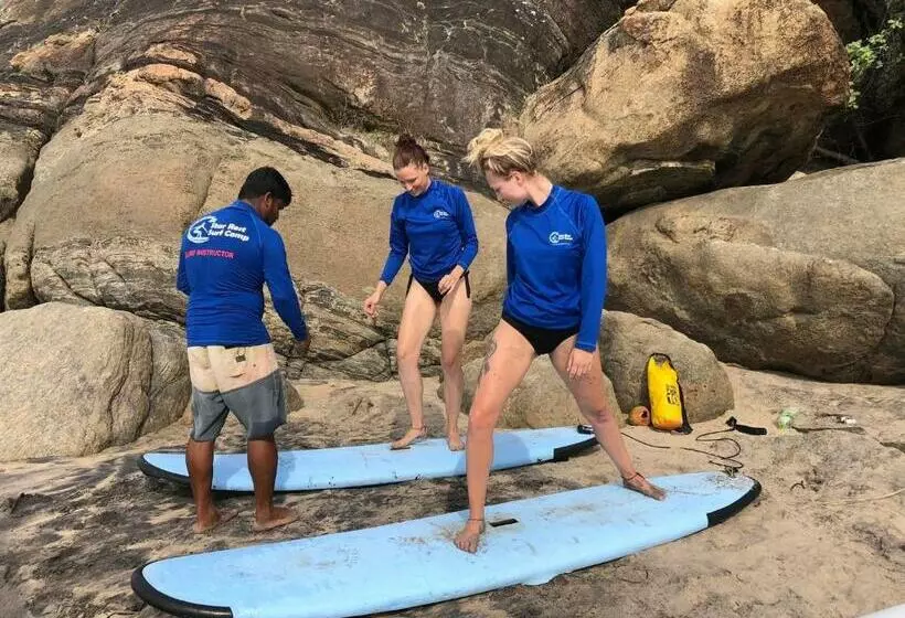 ホテル Star Rest Surf Camp Arugambay