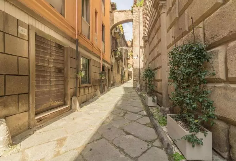 تختخواب و صبحانه Il Vicolo Suite