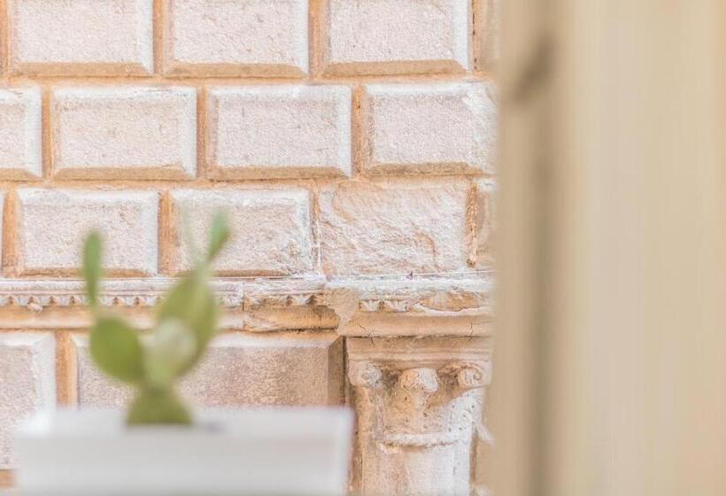 تختخواب و صبحانه Il Vicolo Suite