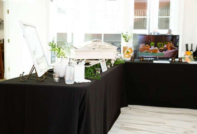 בית מלון כפרי The Colonial Inn