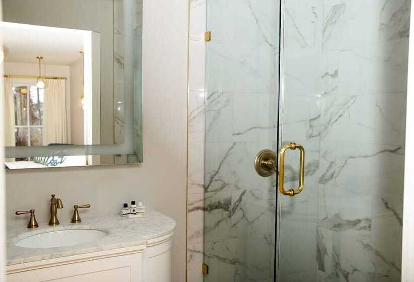 בית מלון כפרי The Colonial Inn