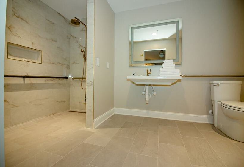 בית מלון כפרי The Colonial Inn