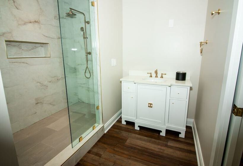 בית מלון כפרי The Colonial Inn