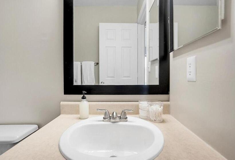 Kasa Downtown Louisville