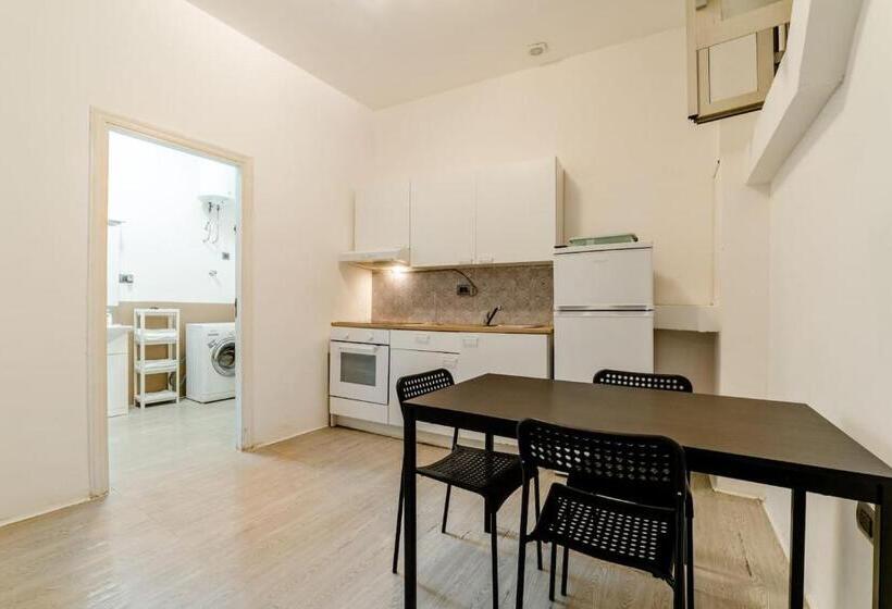 پانسیون Inside Chiaia Rooms