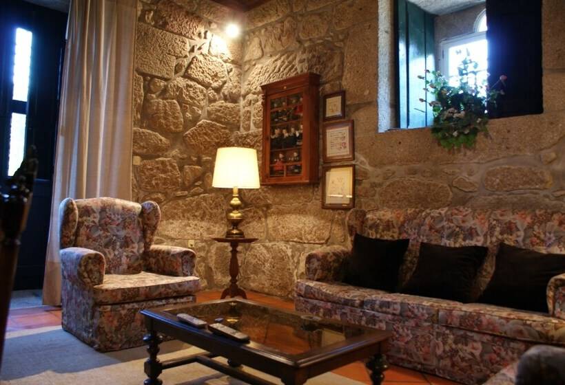 Casa Das Torres Da Facha