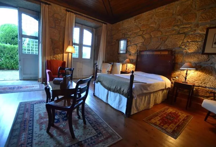 Casa Das Torres Da Facha