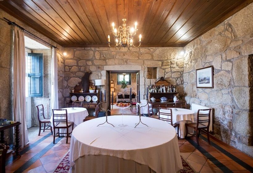 Casa Das Torres Da Facha