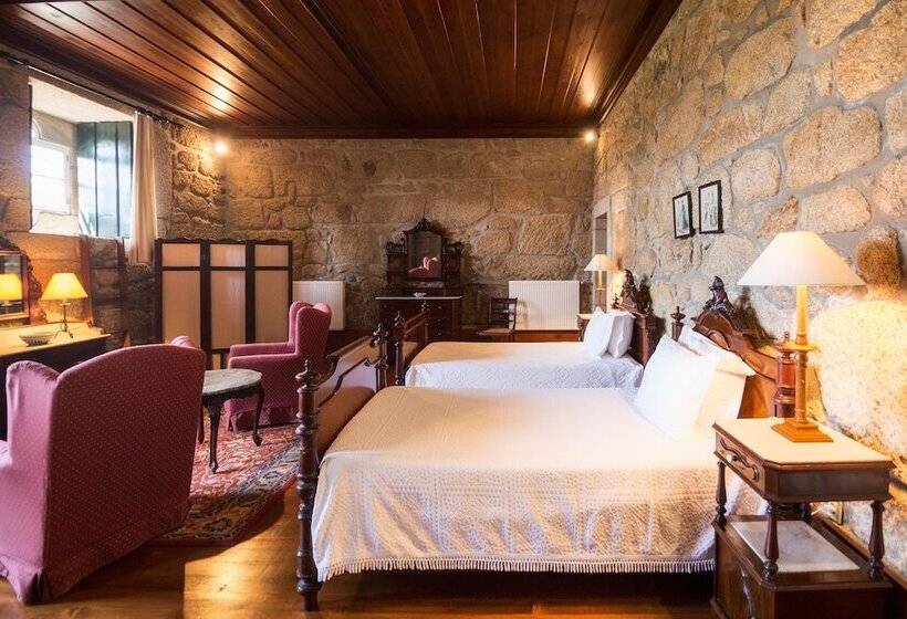 Casa Das Torres Da Facha