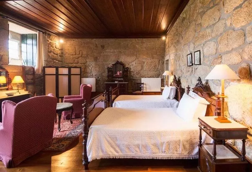 Casa Das Torres Da Facha